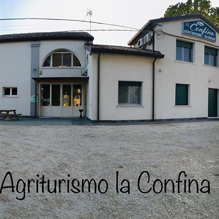 リド・ディ・スピーナ Agriturismo La Confinaヴィラ エクステリア 写真